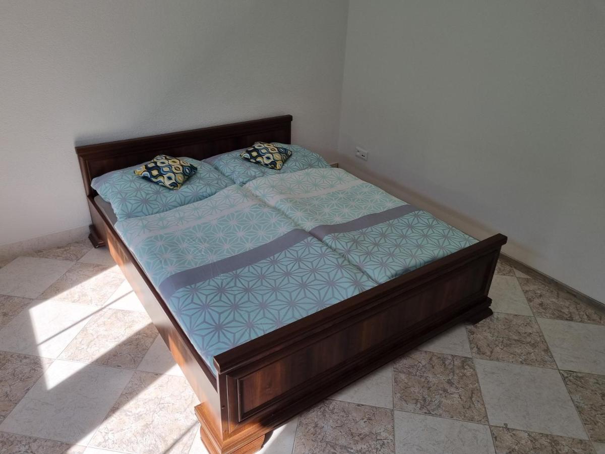 Apartman Emily Brezno Exterior photo
